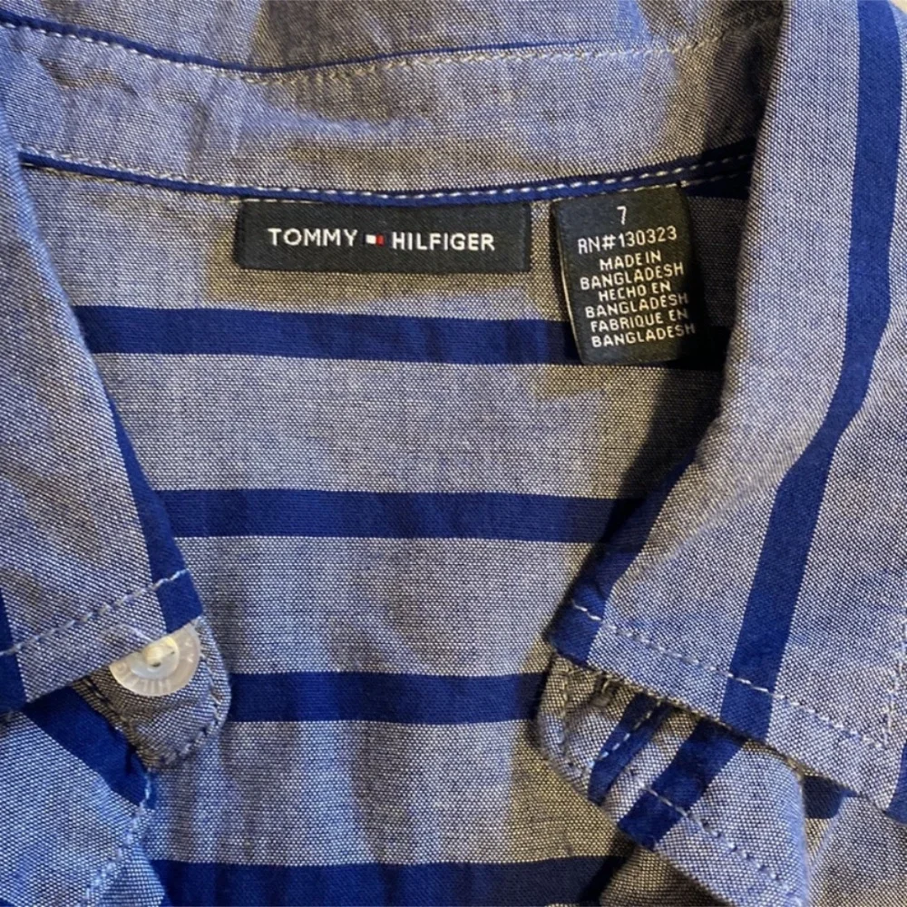 Long sleeve button down shirt - Picture 2 of 4